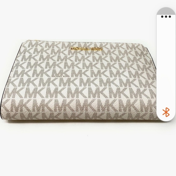 Michael Kors Authentic Jet Set Double Wristlet - Picture 6 of 6